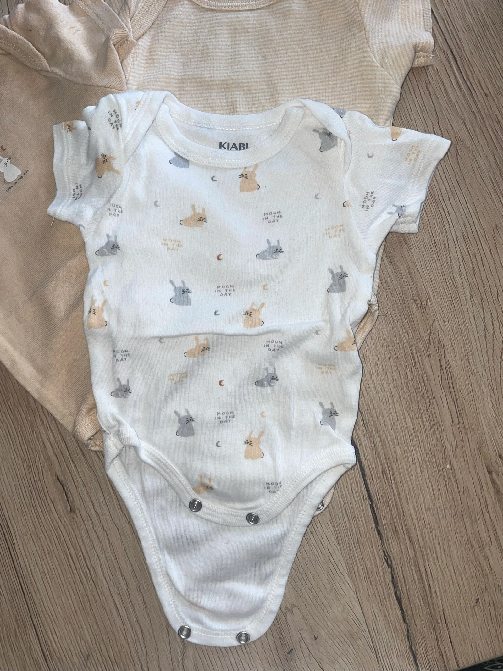 Lote de 3 bodies de manga corta de 3 meses 62cm Kiabi – photo 2